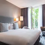 Отель Crowne Plaza - Republique By Ihg