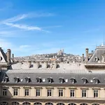 Отель Crowne Plaza - Republique By Ihg 4*