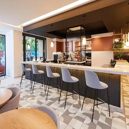 Crowne Plaza Republique By Ihg Hotell 4*