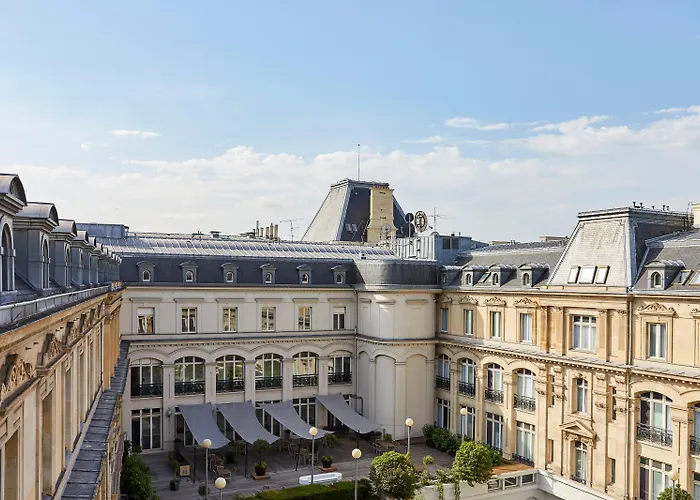 Crowne Plaza - Republique By Ihg Hotel 4*
