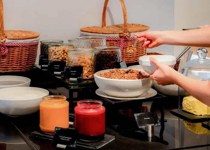 Hotel Crowne Plaza - Republique By Ihg 4*
