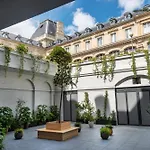 Crowne Plaza - Republique By Ihg 4*