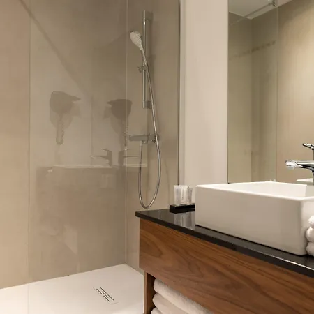 Crowne Plaza Republique By Ihg Hotel