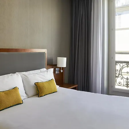 Hotel Crowne Plaza Republique By Ihg 4*