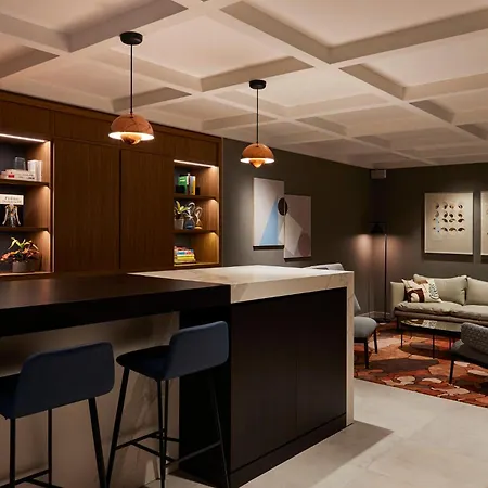 Crowne Plaza Republique By Ihg 4*