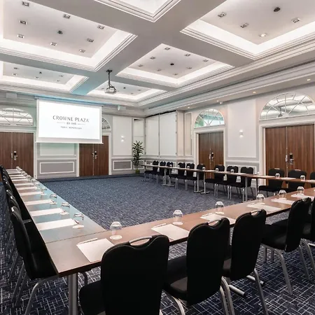 Szálloda Crowne Plaza Republique By Ihg 4*