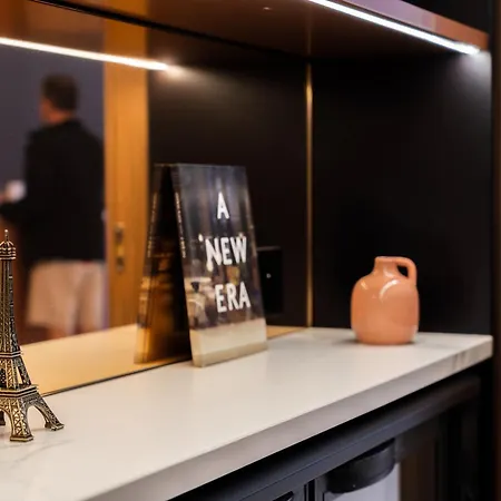 Crowne Plaza - Republique By Ihg 4*