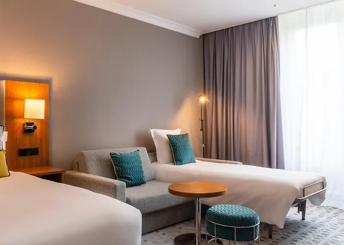 Crowne Plaza - Republique By Ihg Otel 4*