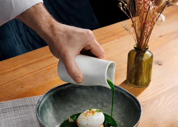 Crowne Plaza - Republique By Ihg Otel 4*