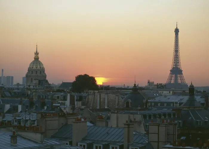 Crowne Plaza - Republique By Ihg 4*