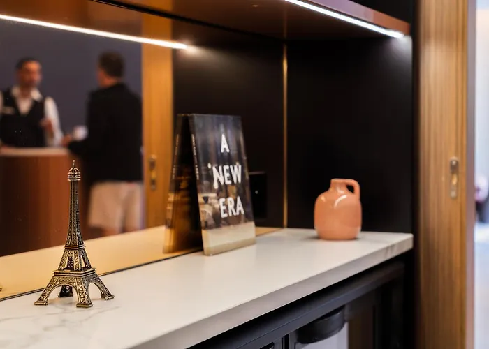 Crowne Plaza - Republique By Ihg 4*