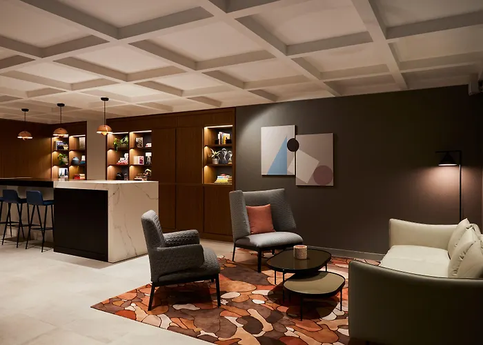 Crowne Plaza - Republique By Ihg 4*