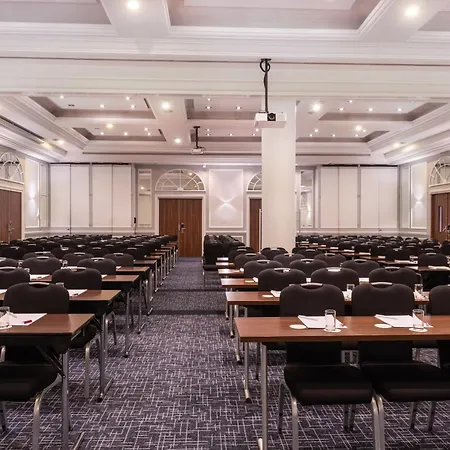 Crowne Plaza - Republique By Ihg Otel 4*