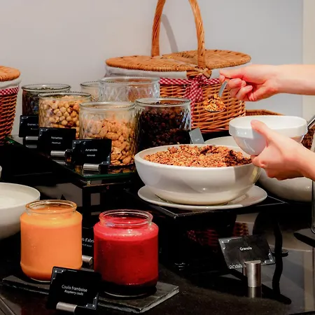 Otel Crowne Plaza - Republique By Ihg 4*