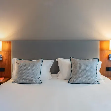 Crowne Plaza - Republique By Ihg Otel 4*