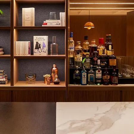Crowne Plaza - Republique By Ihg 4*