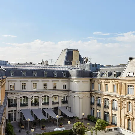 Crowne Plaza Republique By Ihg Hotel 4*