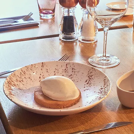 Hotel Crowne Plaza - Republique By Ihg 4*