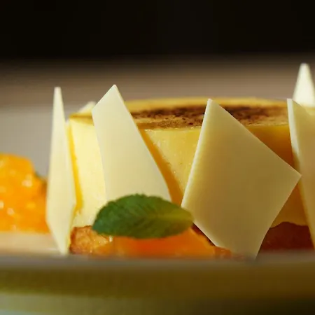 Crowne Plaza - Republique By Ihg 4*