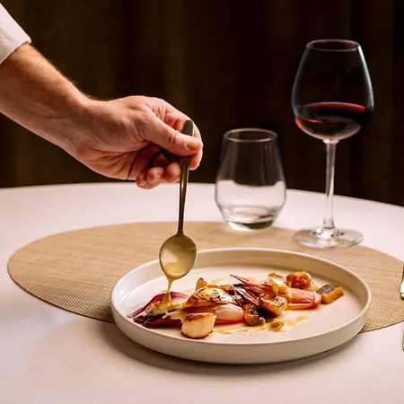 Crowne Plaza - Republique By Ihg Hotel