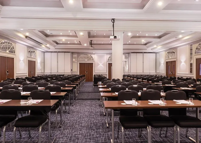 Crowne Plaza - Republique By Ihg Hotel 4*