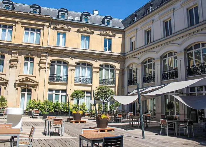 Hotel Crowne Plaza - Republique By Ihg 4*